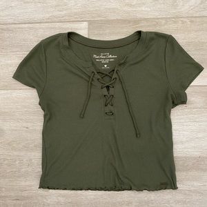 Hollister short sleeve ribbed tie front shirt